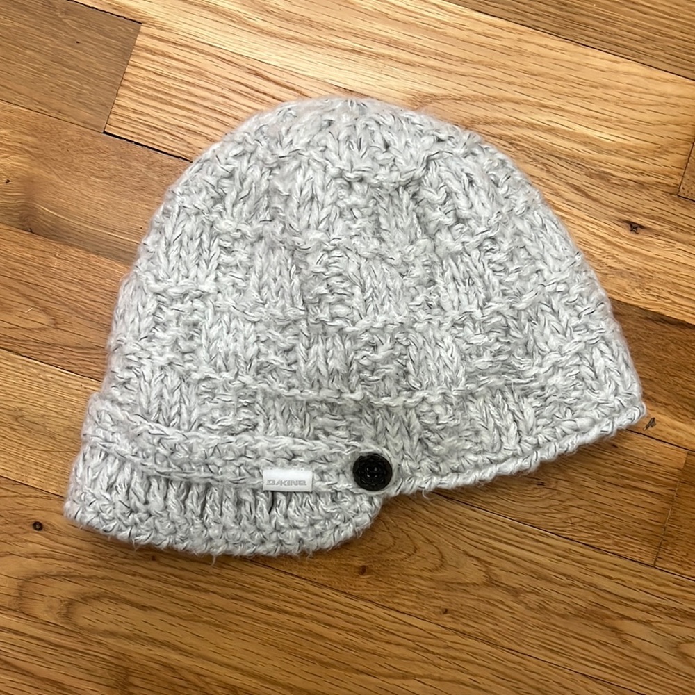 DAKINE snowboard beanie hat with fleece lining